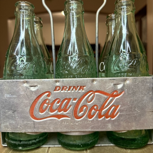 Vintage Coca-Cola Metal 6 pack bottle carrying container. - Picture 1 of 10